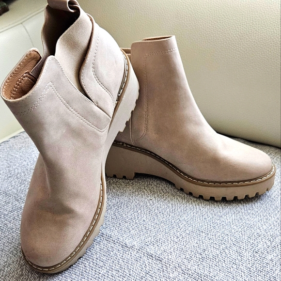 Dolce Vita Ankle Boots - Picture 1 of 4
